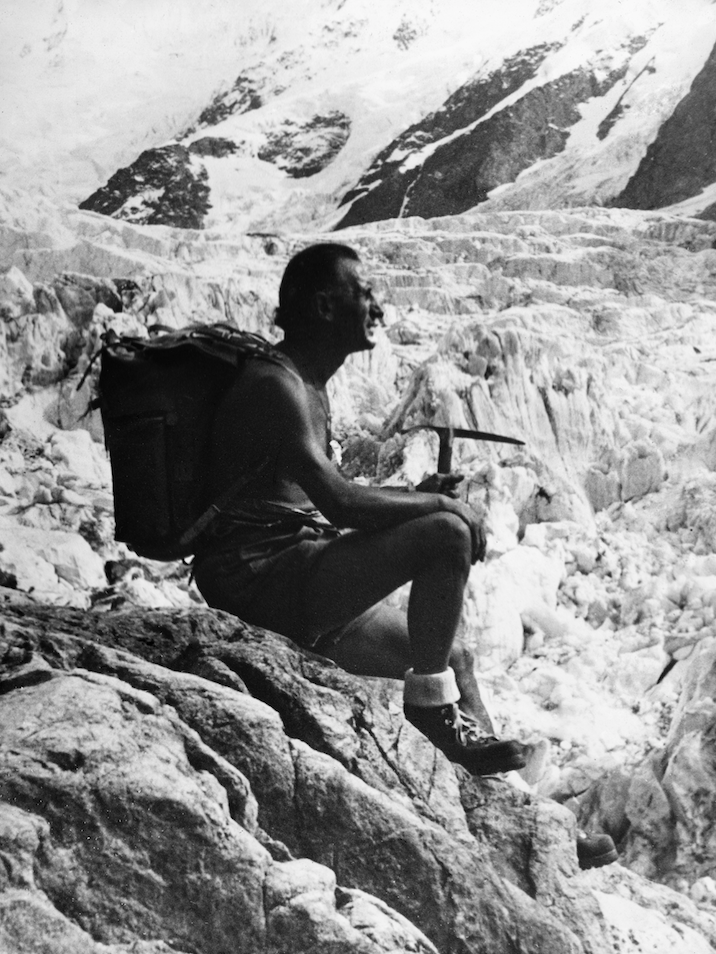 Vitale Bramani (1900 –1970) am Mer de Glace in Chamonix. Auf ihn geht die Entwicklung der Vibram-Sohle in den 1930er-Jahren zurück.
