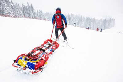 Am häufigsten waren Rettungseinsätze auf Skipisten, gefolgt vom Bergsteigen und Wandern mit 530 Einsätzen. Foto: Bergwacht Bayern